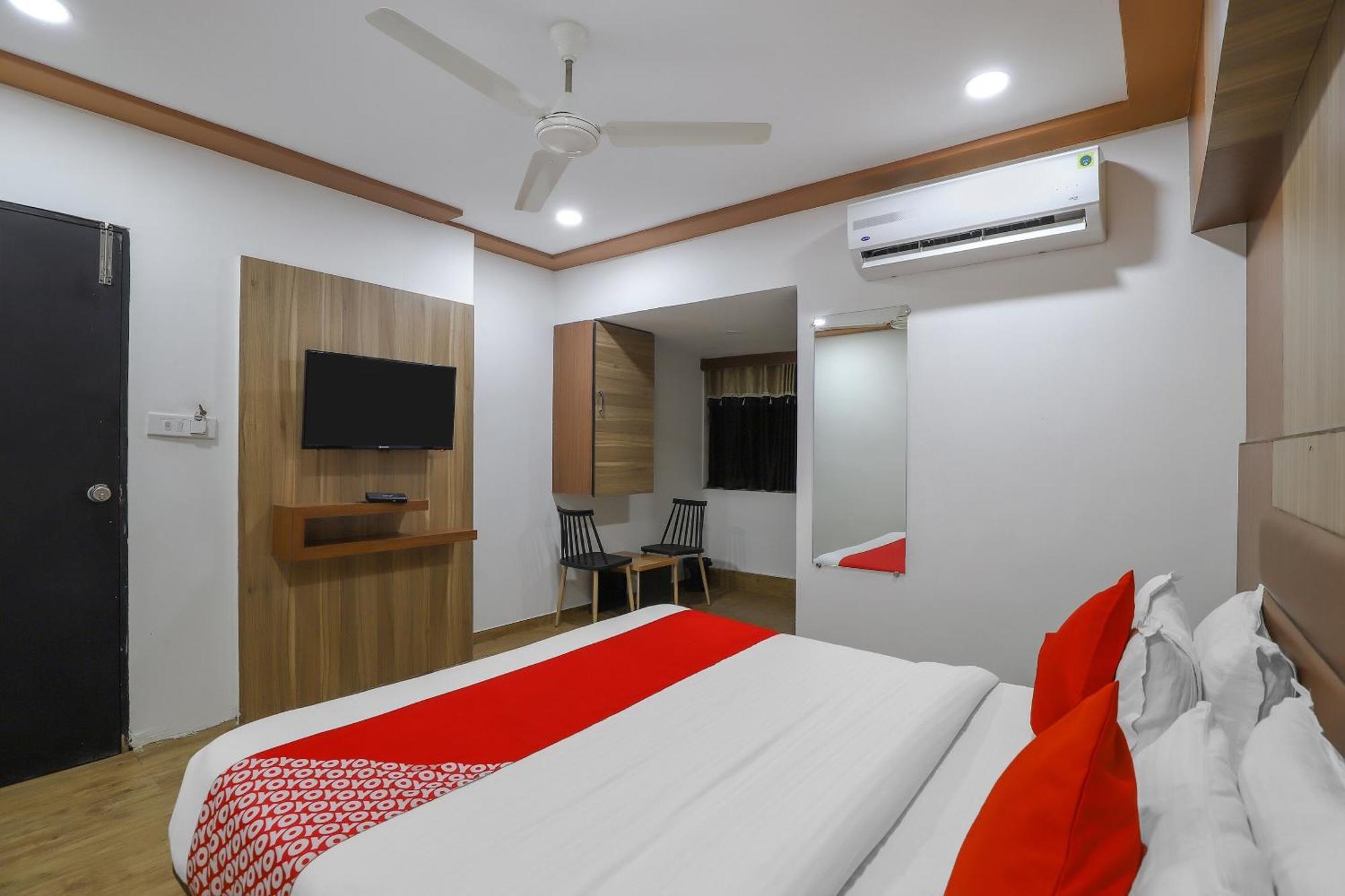 Oyo Hotel Shree Niwas Ahmedabad Ngoại thất bức ảnh